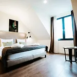 Farmer Basedow & Hotell 4*