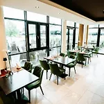 Farmer Basedow & Hotell 4*