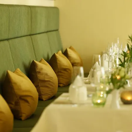 Farmer Basedow & Hotell